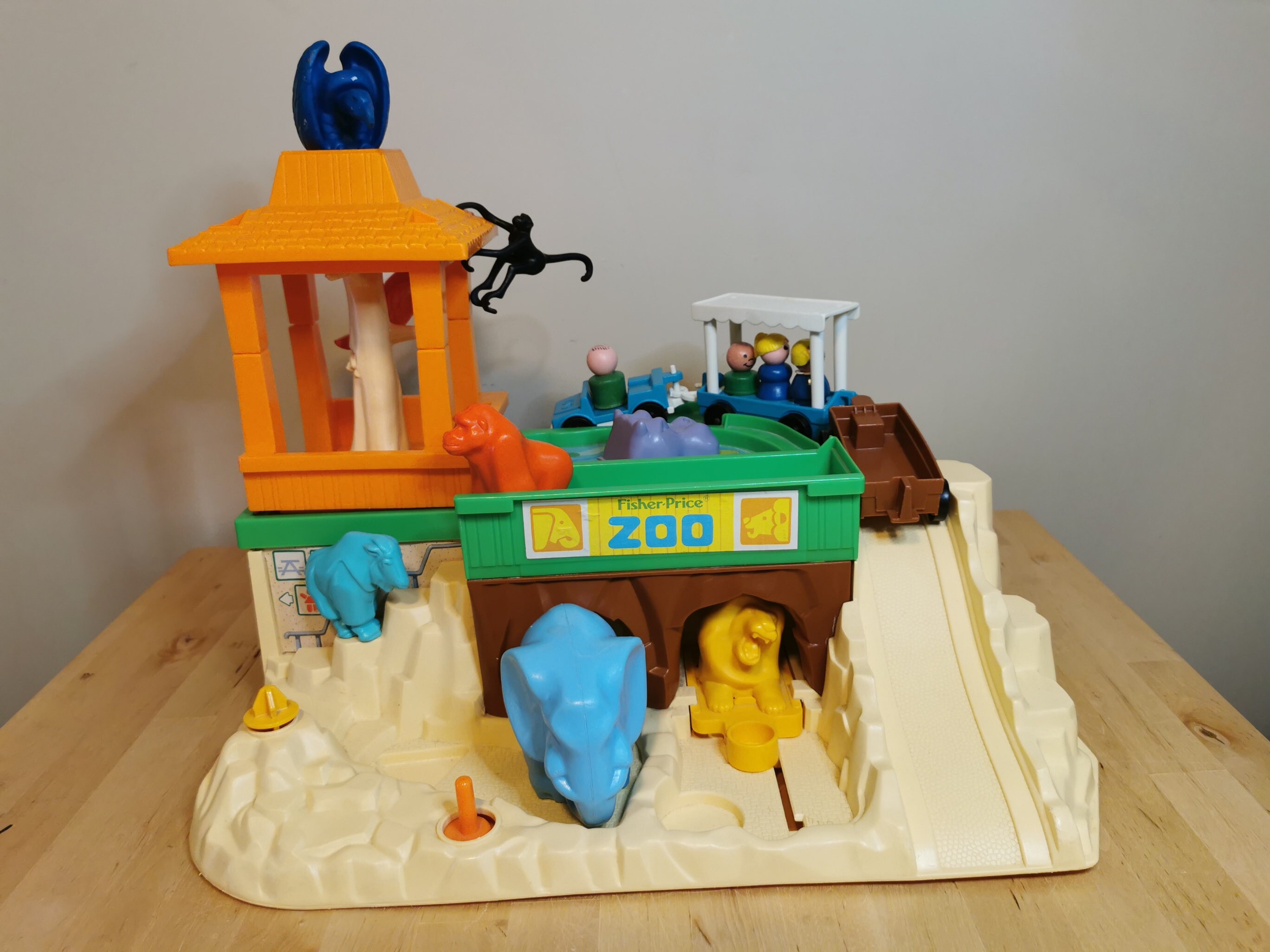 Fisher price hotsell zoo playset