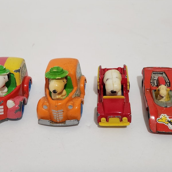 Vintage Snoop and Woodstock Diecast Toy Cars. Random lots of 6 cars. Peanut Characters.