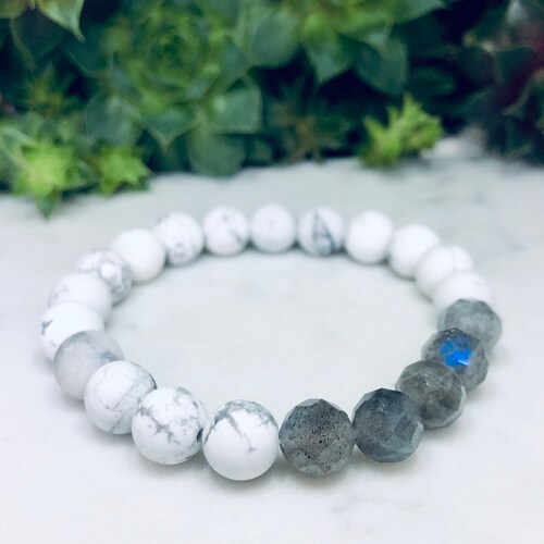 Howlite + Faceted Moonstone Gemstone shops Beaded Bracelet | 8mm | Natural | Healing | Yoga | Balancing | Calming | Strengthening | Stretchy