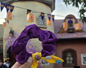 Floating Lantern Scrunchie