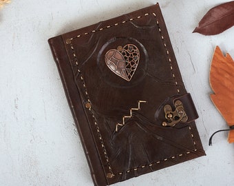 Genuine Leather Journal, Vintage Notebook, Heart Design Diary, Old Style Book, Hand Sewn Notepad, Handpainted daybook, Leather Daily