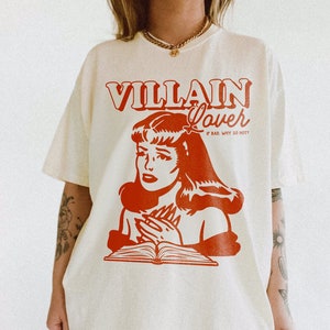 Camiseta "Amante de Vilões" | Camiseta Comfort Colors para Amantes de Livros, Romance Sombrio, De Inimigos a Amantes, Clube do Livro, Presente Literário Moralmente Ambíguo para Leitores Ivory