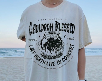 Nesta Bogenschützin ACOTAR Kessel Blessed Lady Death Band Shirt | Sarah J Maas Velaris Crescent City Rhysand Cassian SJM Lizenziertes Bookish Shirt