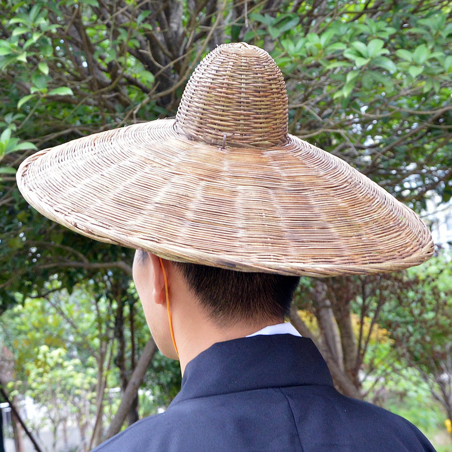 Bamboo hat. Шляпа амигаса бамбуковая. Бамбуковая шляпа доули. Доули шляпа китайская. 2д шляпы древнего Китая.