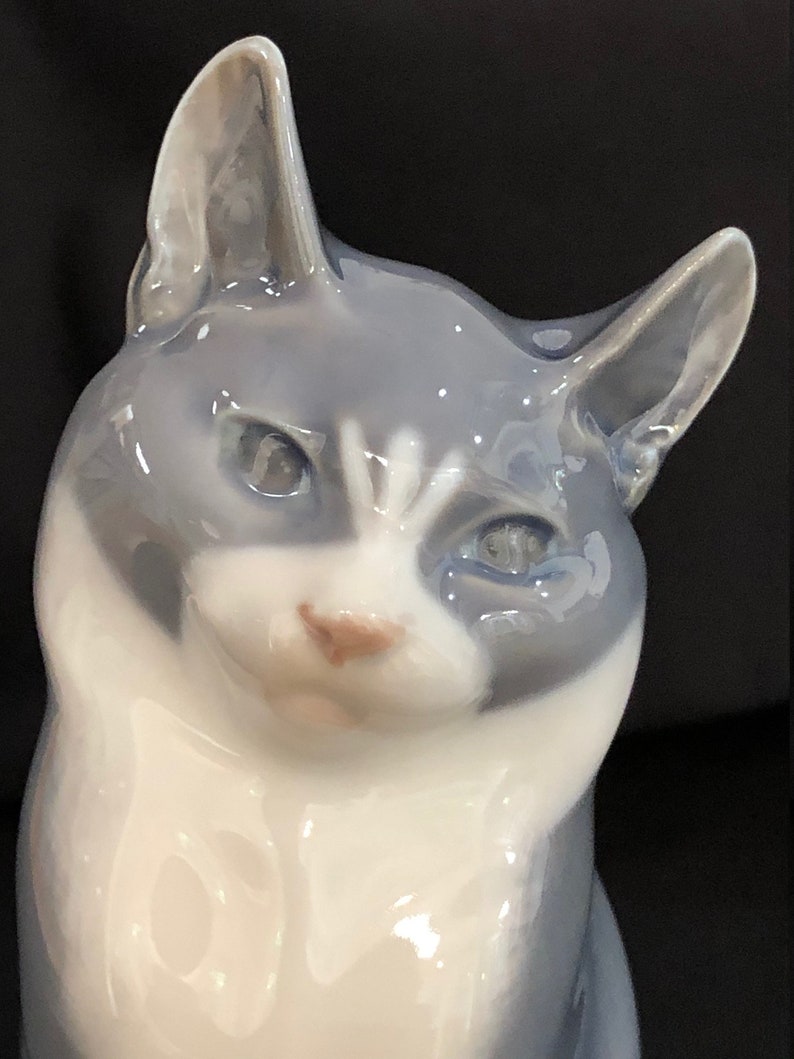 Royal Copenhagen Denmark Made In Denmark Porcelain Number 1803 Vintage Perfect Grey And White Cat Figurine 5.5 Inches High