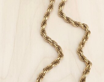 Collectible Jewelry Elongated Pearl Delicate Chain Sarah Coventry Pendant Vintage Pendant