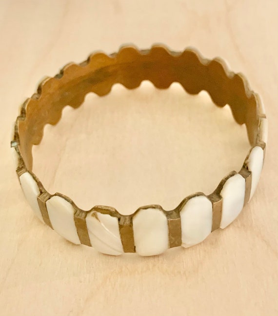 Vintage Brass Bangle with Mother of Pearl Inlay 9… - image 5
