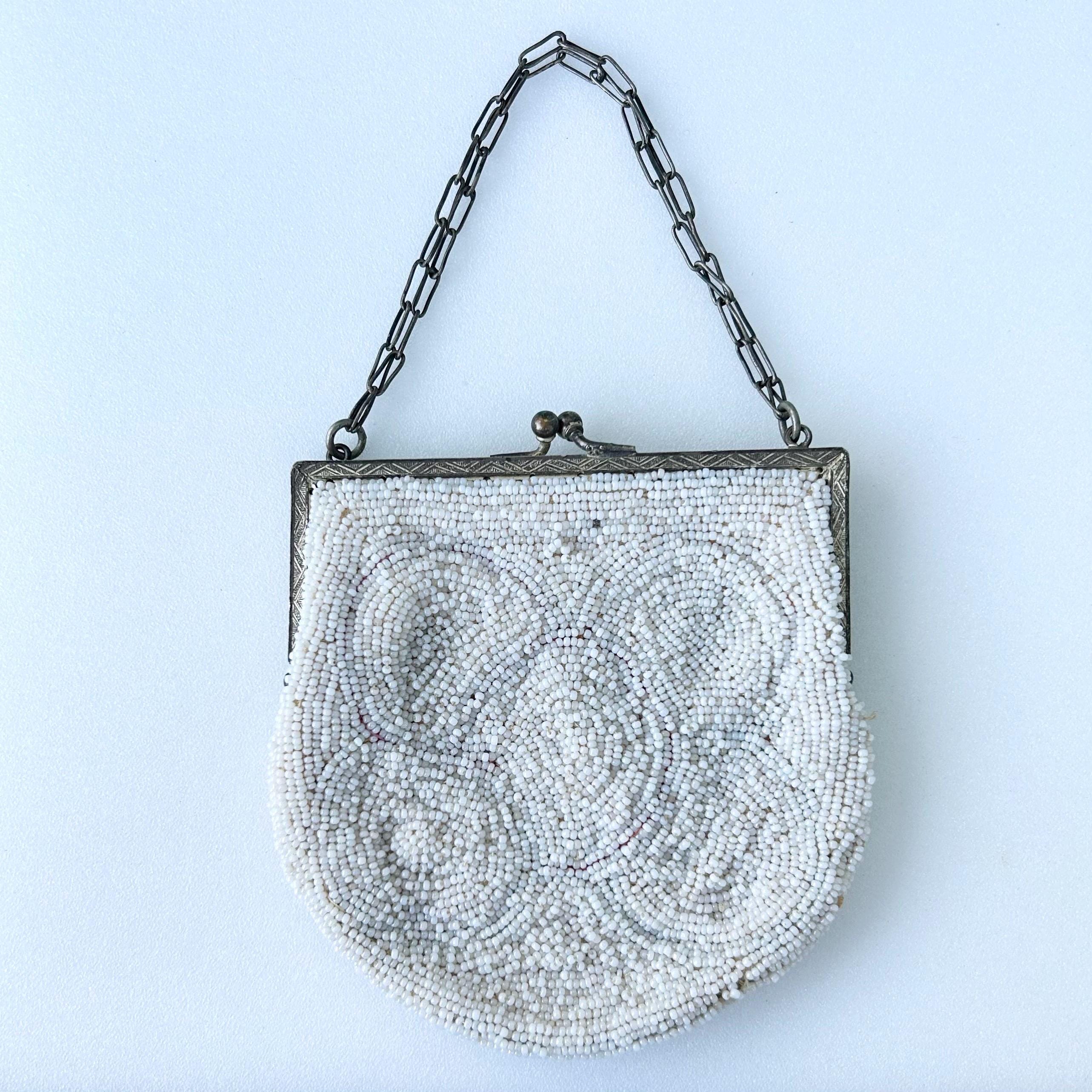 Vintage Art Deco 1920s Hinged Purse Seed Beadwork in Cream and