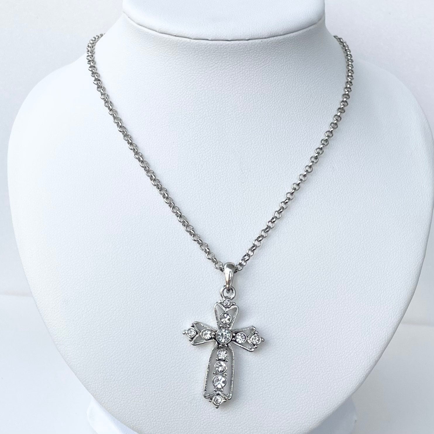 Beautiful Necklace Vintage Maltese Cross Silver Tone With CZ Adjustable Chain 18 Inches Christian Cross Catholic Religious