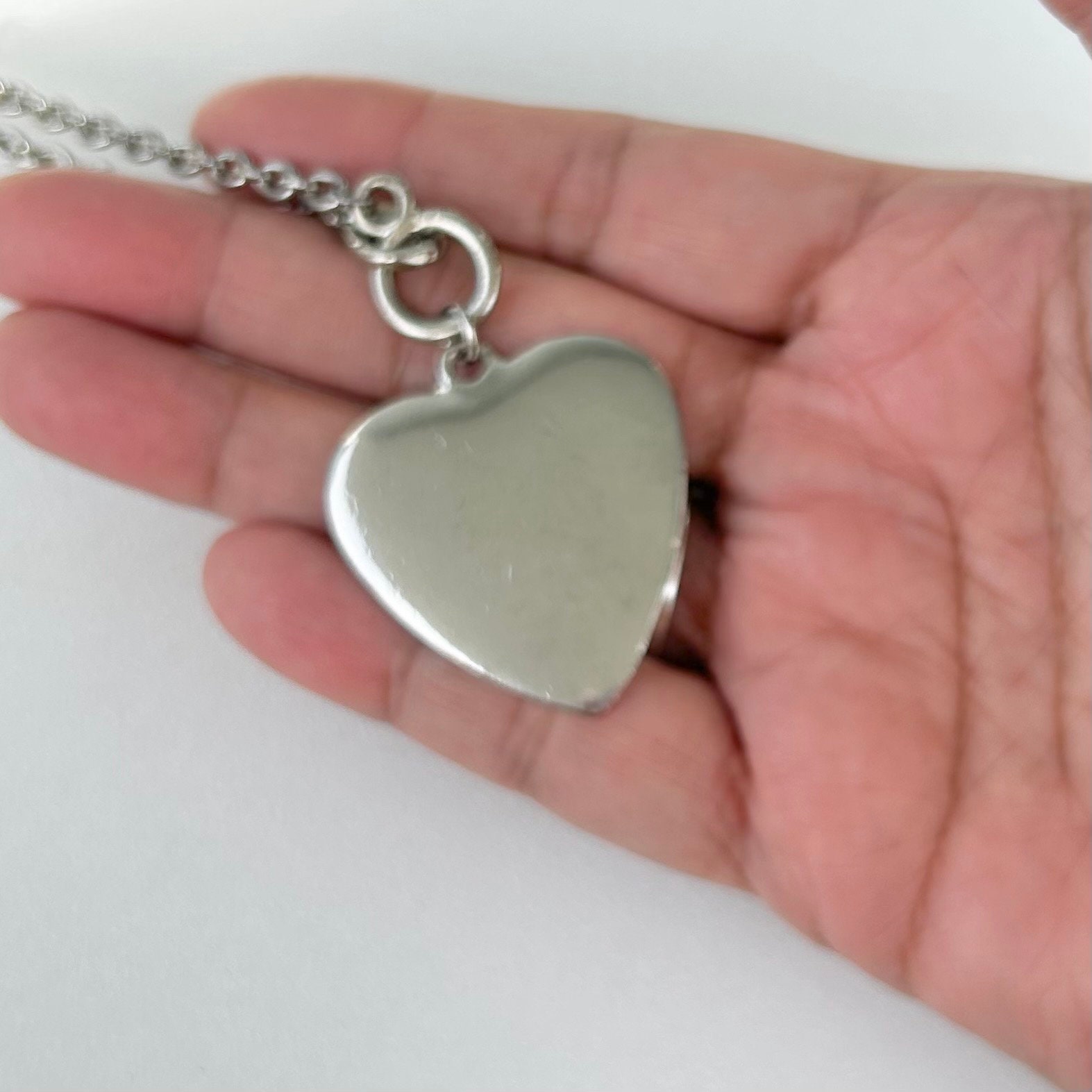 Vintage Silver Heart 1.5” on an Oval Link Silver Tone Vintage Silver Heart 1.5” on an Oval Link Silver Tone