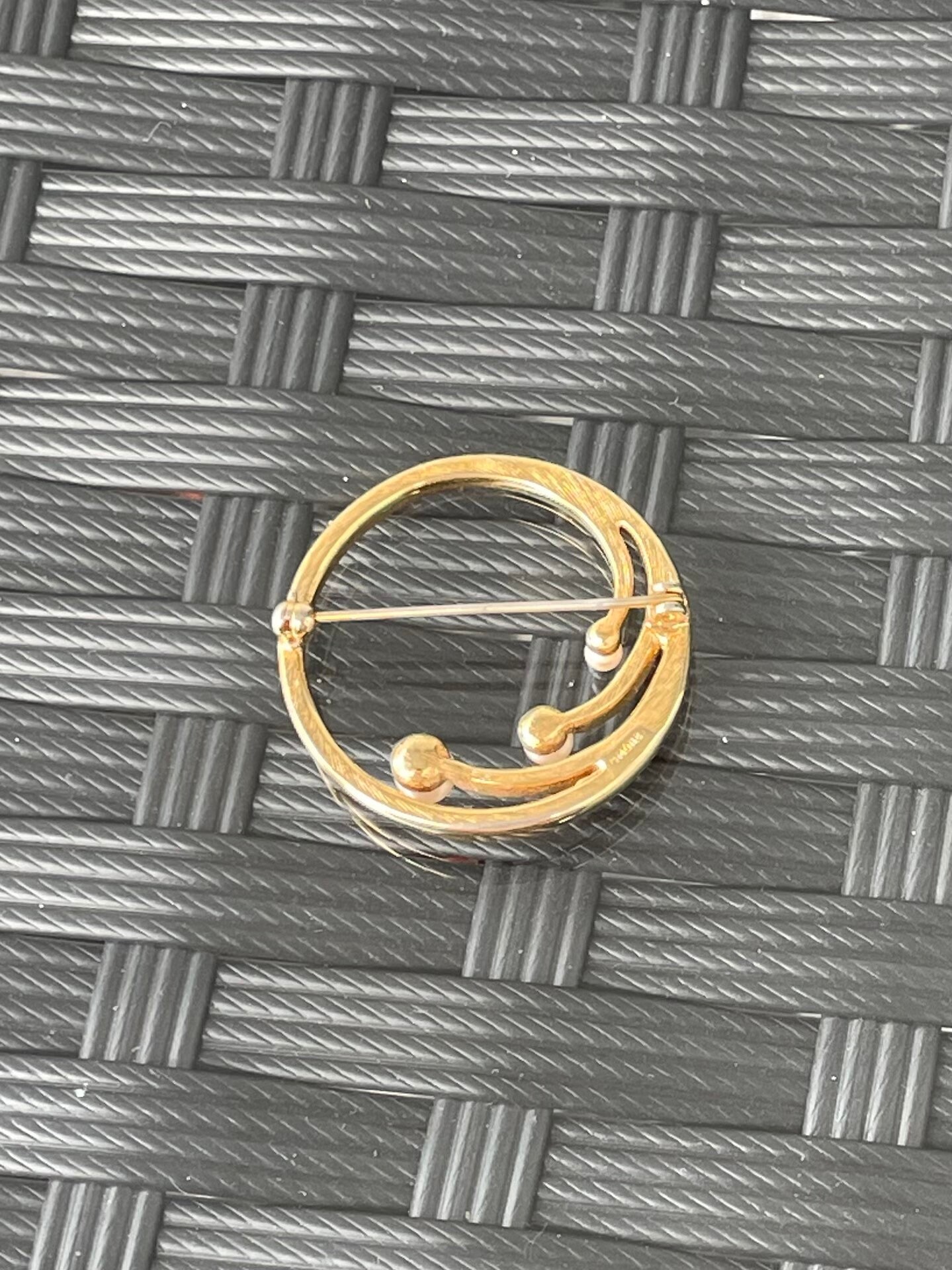 Broche MONET En Or Et Argent - Petit Cercle 3,55 Cm - Neuf Sans Emballage