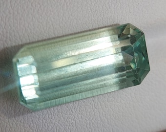 Huge green Kunzite gemstone - faceted natural Spodumene 20.00 CTS - emerald shape 22 x 10 mm - loose transparent stone for jewelry making