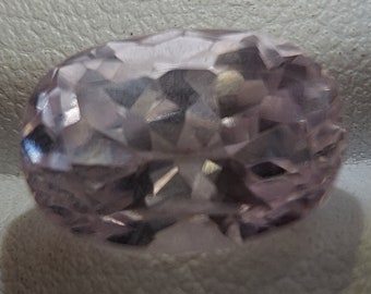 Purple Kunzite gemstone - faceted natural Spodumene 7.35 CTS - oval 13 x 9 mm - lavender/pink loose transparent stone for jewelry making