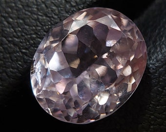 Faceted Kunzite gemstone - natural Spodumene 6.50 CTS - oval shape 12 x 10 mm - loose transparent lavender pink stone for jewelry making