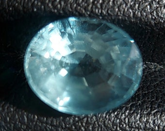 Gema de água-marinha limpa e não tratada - berilo azul natural facetado de 2,85 quilates - oval de 9 x 8 mm - pedra solta transparente para confecção de joias.