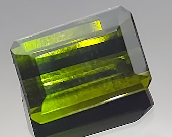 Natural green Tourmaline gemstone - faceted Transparent Tourmaline 5.6 CTS - emerald shape 11 x 8 mm - AAA loose stone for jewelry making