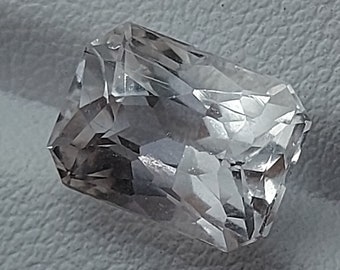 Faceted Morganite gemstone - loose natural Beryl 5.25 CTS - rectangle shape 11 x 8 mm - peach pink transparent stone for jewelry making