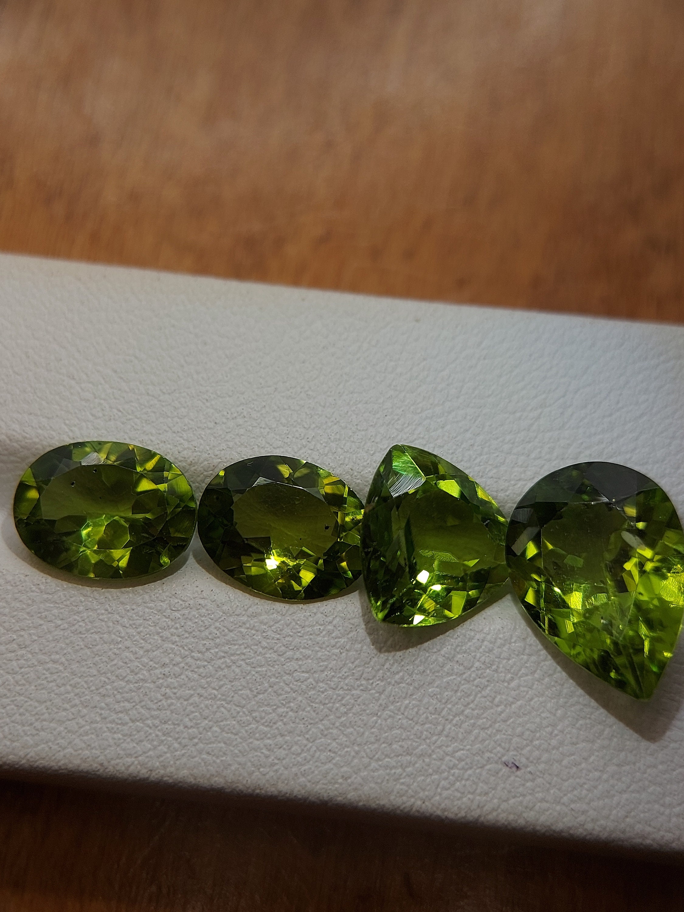 大粒天然ペリドットルース 12.01ct 天然保証！
