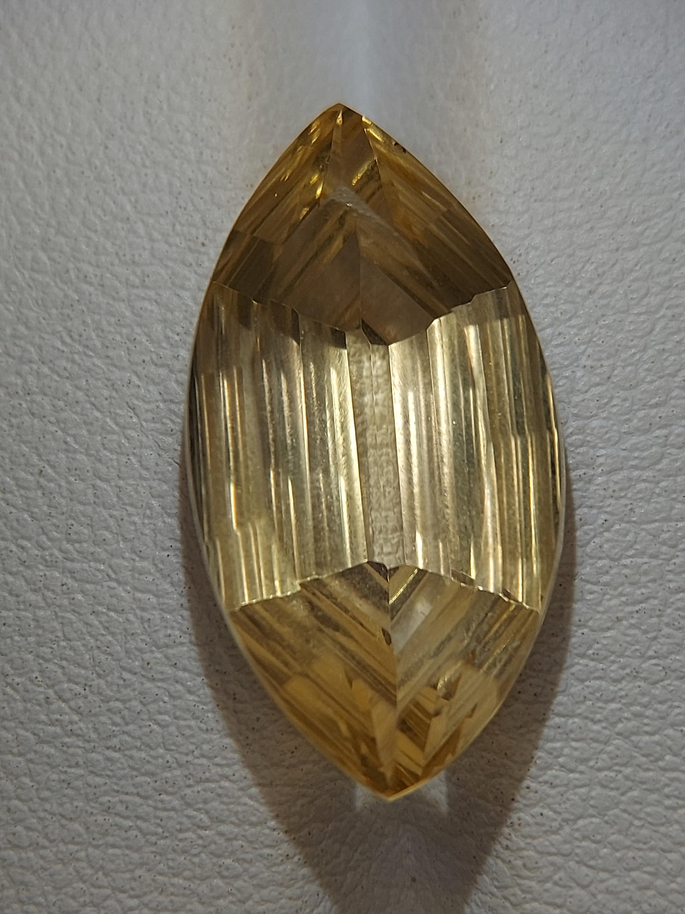 高品質のシトリン宝石 - ファセットカットの天然ゴールデンクォーツ