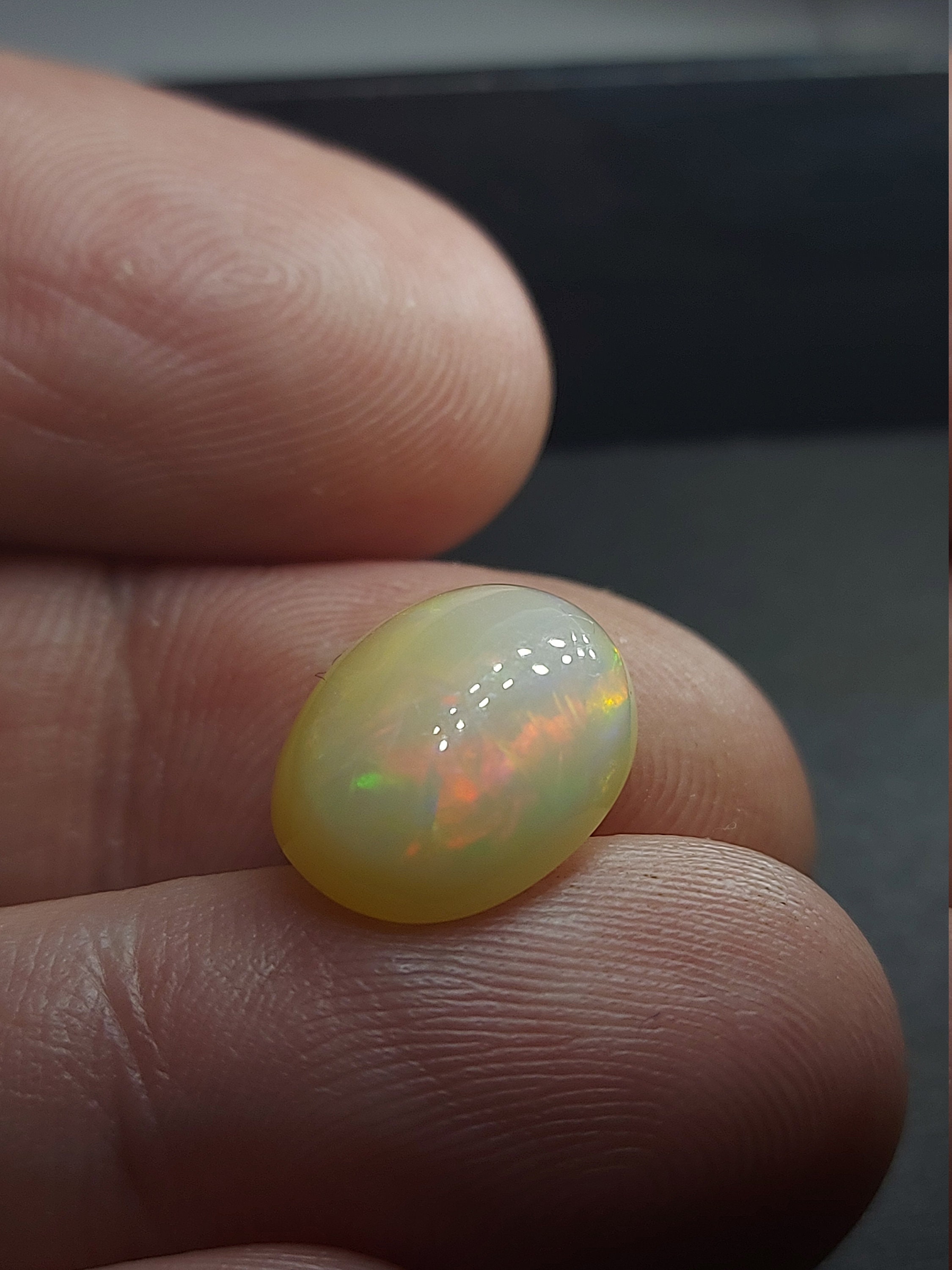 Lot d'opales en forme de poire, cabochon d'opales de feu blanches multiples - France
