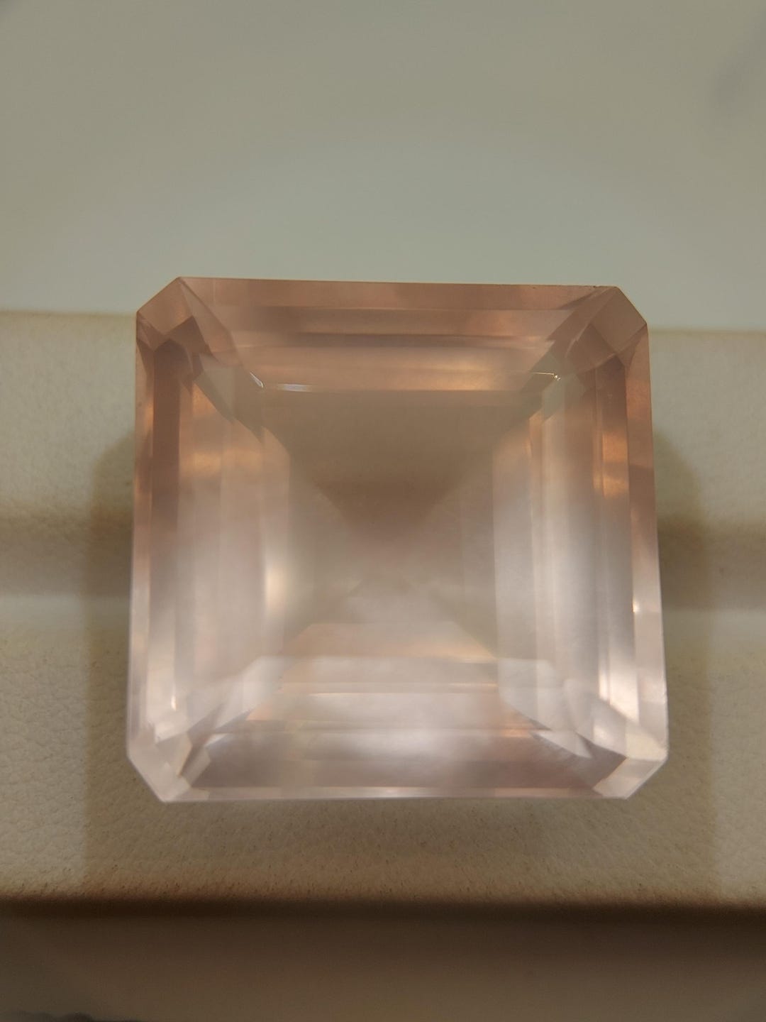 高品質 ローズクォーツファセットカット♡No.2811 巨大な天然ローズクォーツの宝石 - ファセットカットされた天然ピンク