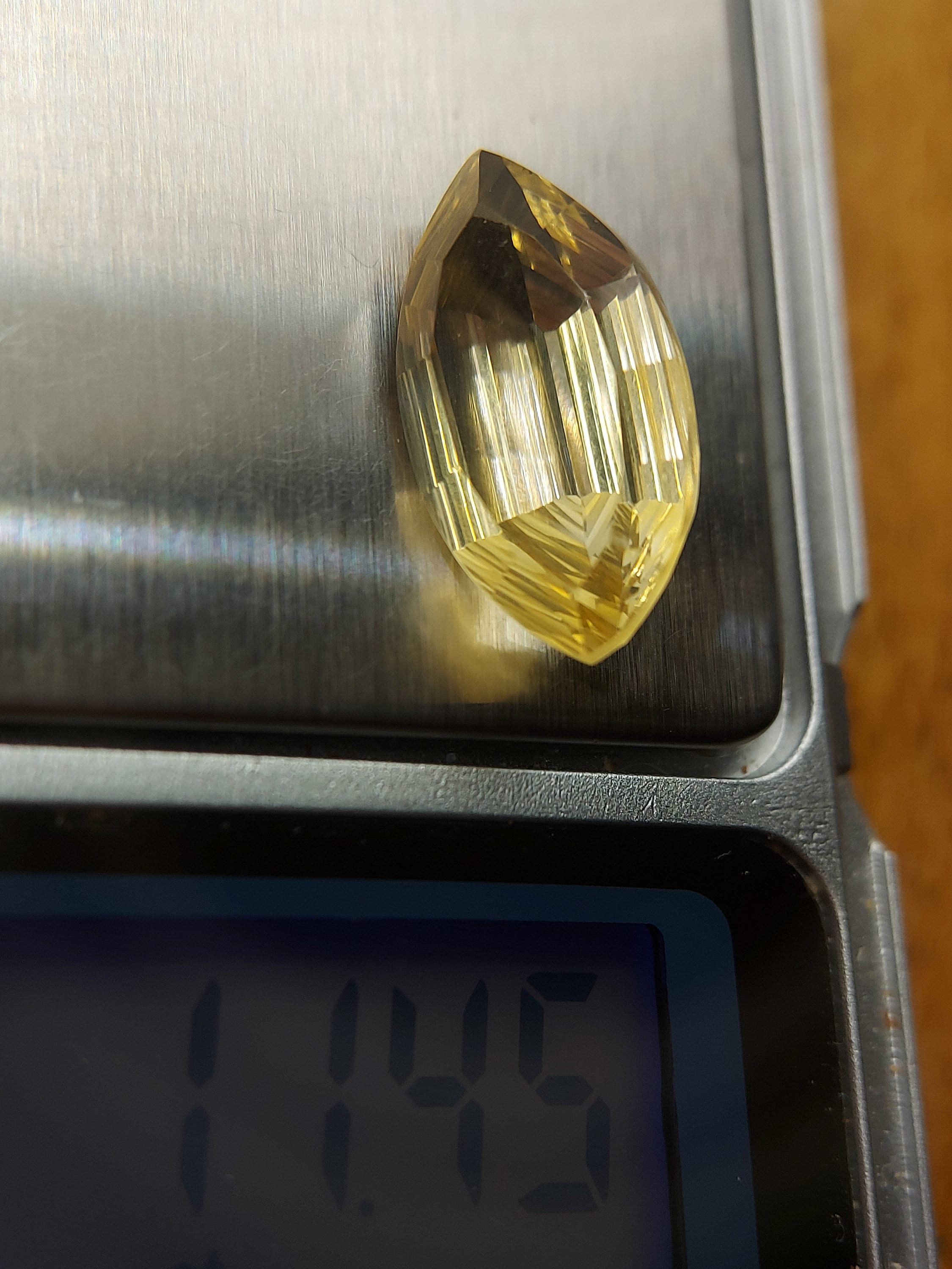 高品質のシトリン宝石 - ファセットカットの天然ゴールデンクォーツ