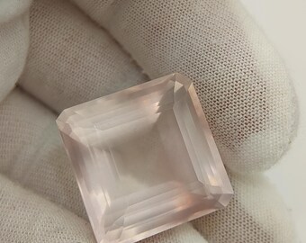 巨大な天然ローズクォーツの宝石 - ファセットカットされた天然ピンク