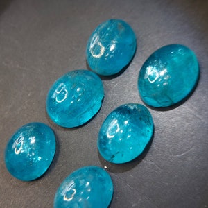 Cabochão de Apatita neon no atacado - Gema de Apatita natural azul-esverdeada solta, 55,00 quilates - 6 formatos ovais de 14 x 11 mm - Pedra extraída da terra africana imagem 3