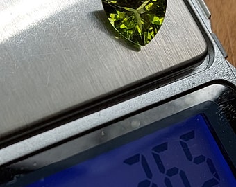 ○いくら様専用です○（666）ペリドットファセットカット 2連 42㌢ …他