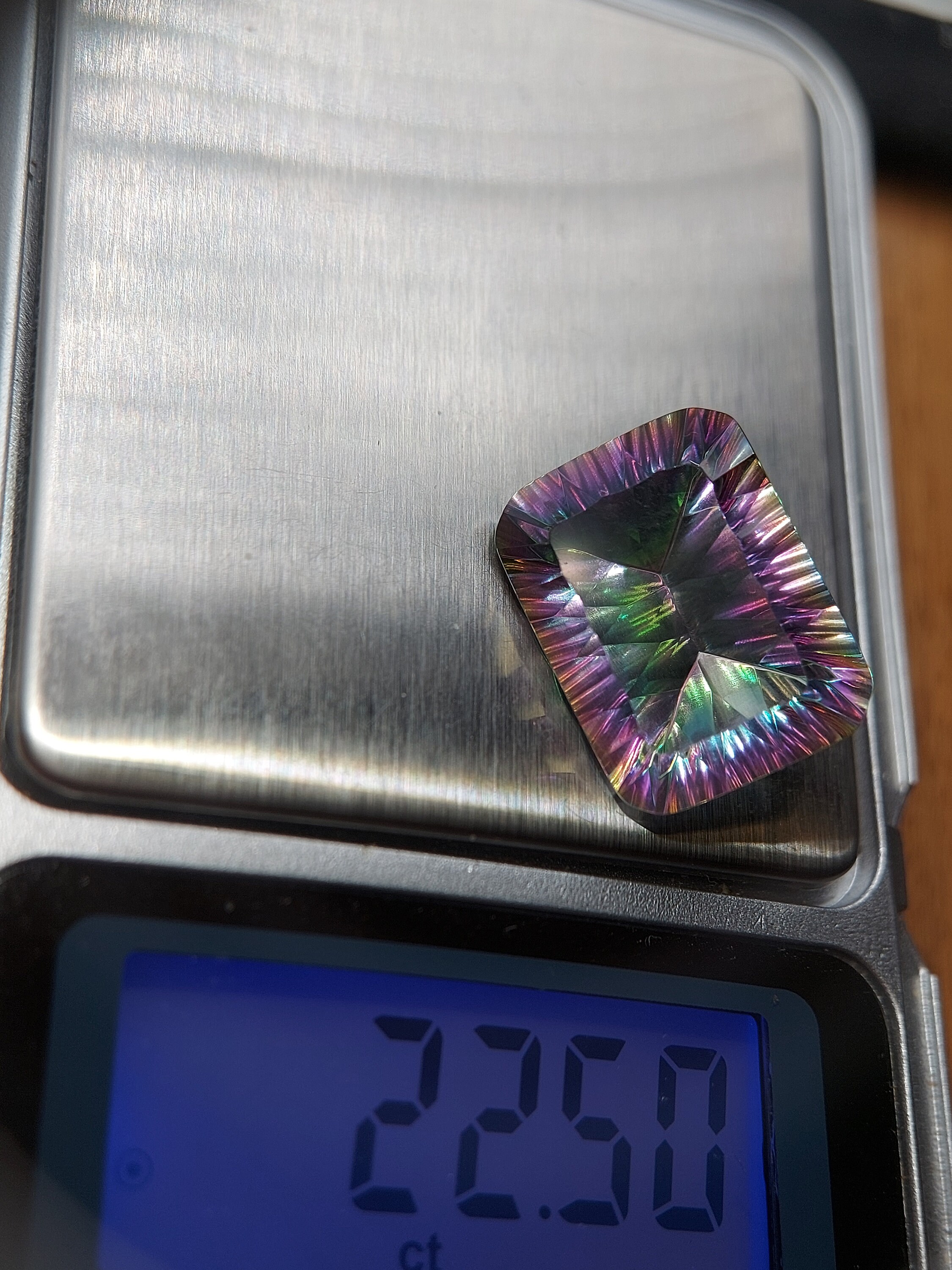 大きなミスティック クォーツ宝石 - ファセット加工された天然 大きなミスティック クォーツ宝石 - ファセット加工された天然