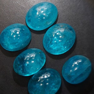 Cabochão de Apatita neon no atacado - Gema de Apatita natural azul-esverdeada solta, 55,00 quilates - 6 formatos ovais de 14 x 11 mm - Pedra extraída da terra africana imagem 2