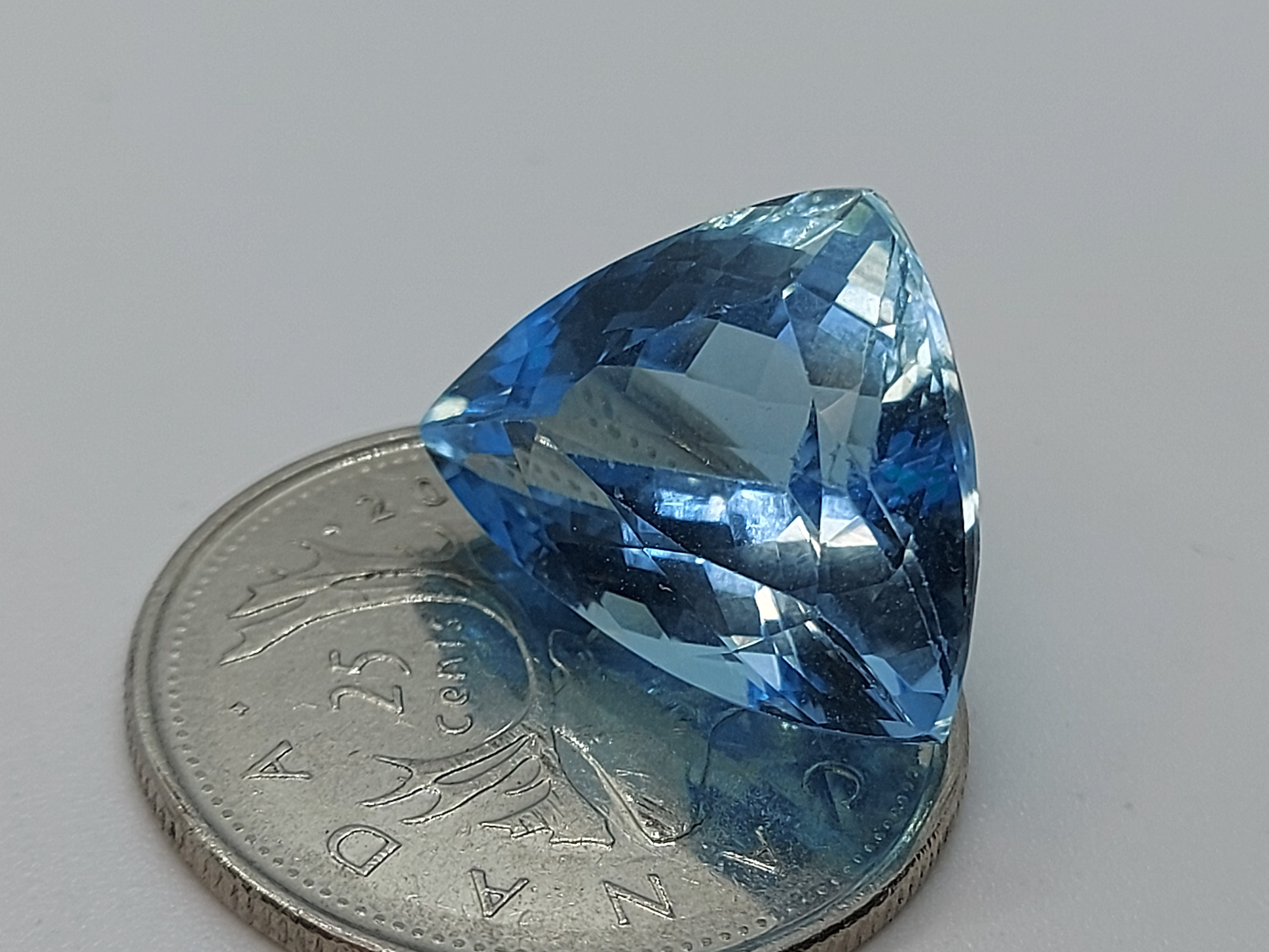 Topaze Bleu Ciel Lab-created (créée En Labo) 93.65 Carats En Forme De Cœur - Qualité AAA+ - Neuf Sans Emballage