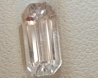Clean Spodumene gemstone - faceted natural Kunzite 2.60 CTS - emerald shape 11 x 5 mm - loose transparent hiddenite stone for jewelry making