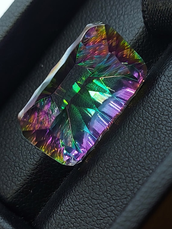 no.0044  rainbowクォーツ　一点物 Top Grade Rainbow Quartz Gemstone - Natural Faceted Mystic Quartz