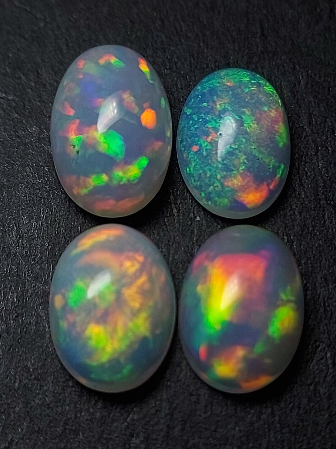 Opale Welo cabochon ovale - Perre naturelle d'Ethope (collecton