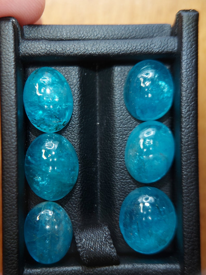 Cabochão de Apatita neon no atacado - Gema de Apatita natural azul-esverdeada solta, 55,00 quilates - 6 formatos ovais de 14 x 11 mm - Pedra extraída da terra africana imagem 6