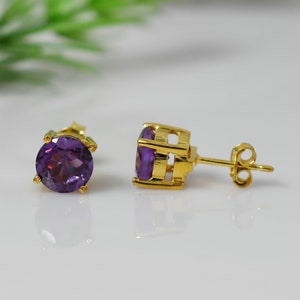 Alexandrite Studs, Round Solitaire Studs, Wedding Gift, Unisex Jewelry, Sterling Silver Studs, Alexandrite Jewelry, Color Changing Stone
