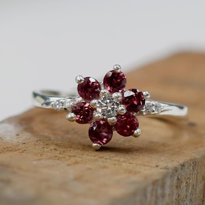 Floral Rhodolite Garnet Ring: Sterling Silver January Birthstone