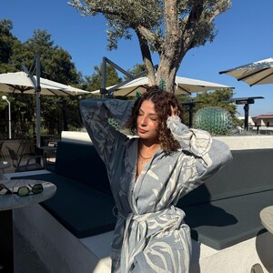 Kimono-morgonrock med huva i muslin – sköldpaddsmönster i turkisk bomull bild 2