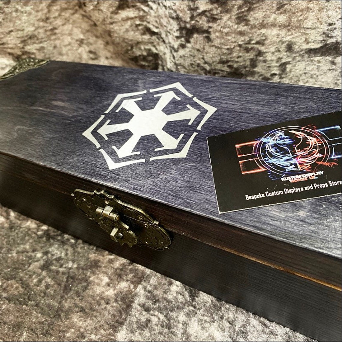 Star Wars The Sith Assassin Custom Lightsaber Display Box Etsy