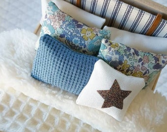 Miniature bedding set with dollhouse pillows and blanket. Dollhouse bedding for 1:12 scale miniatures. Modern dollhouse bedding with cushion