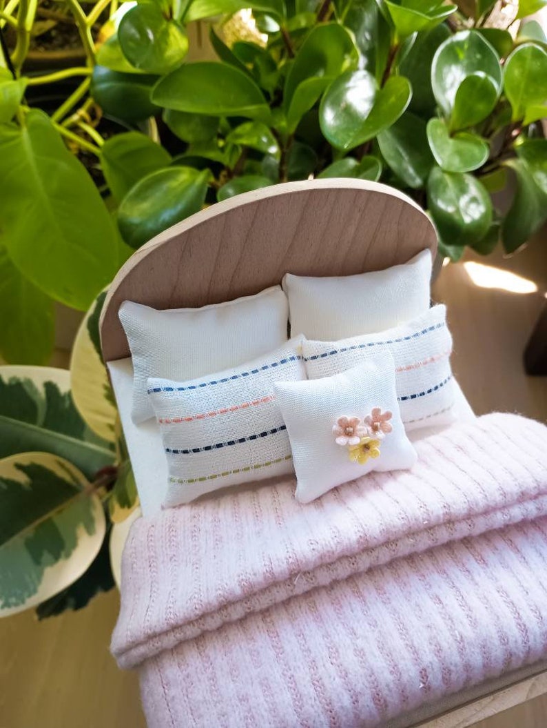 Miniature wooden bed with pink floral bedding. Dollhouse bed with pink bedding, pillows and miniature blanket-Maileg mice. Modern farmhouse image 1