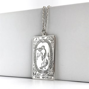 El collar de cartas del tarot mundial, collar de tarot de plata, joyas de tarot, artes místicas, collar de tarotcard, regalo de tarot personalizado