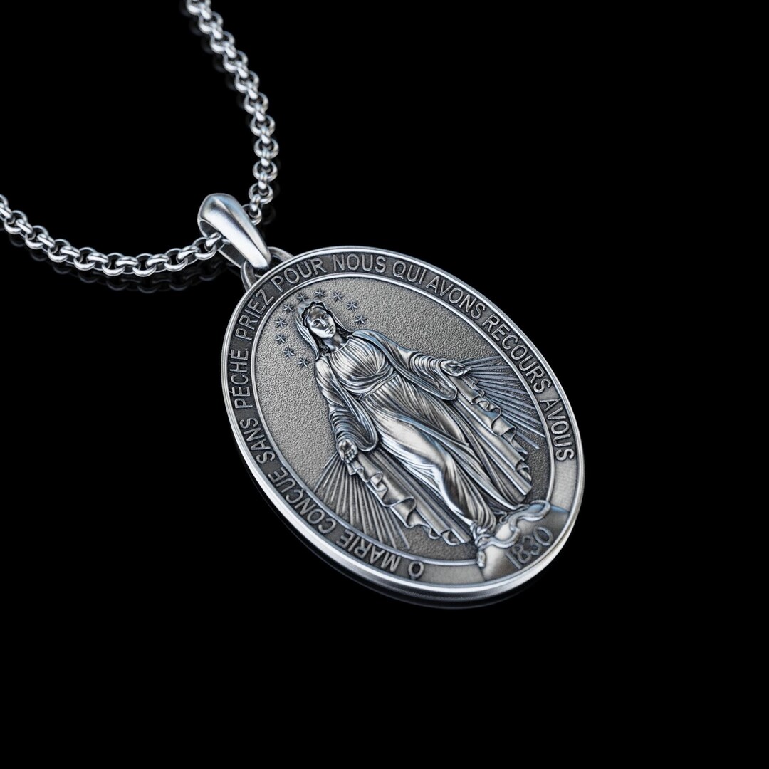Glory Medal Necklace main image 1