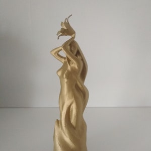 Statue of the goddess Dibella in Skyrim_Collecting_Handmade_Handmade_Collecting.