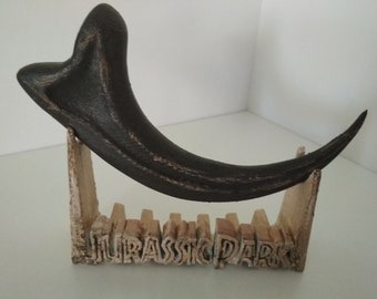 手描きのラプトルの爪の化石レプリカ：ユタ州のラプトルのコレクター