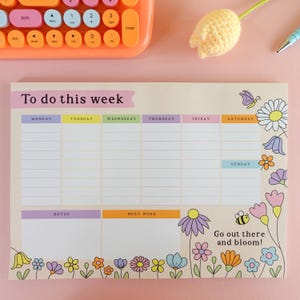 A4 weekly desk planner with wildflower design - A4 desk pad for weekly organisation, productivity pad, tear off planner pad