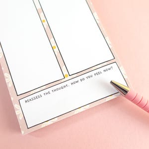 Bloc de notas de pensamientos vs. hechos // Bloc de notas DL para ayudar a combatir los pensamientos negativos - papelería de salud mental imagen 2