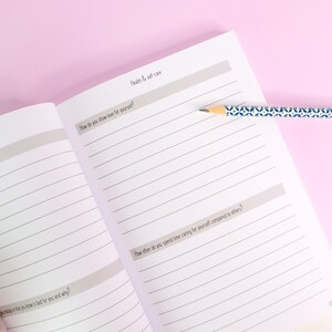 Reflect 365 - un diario di riflessione con domande al giorno, spunti per il benessere, la cura di sé e la consapevolezza, strumento per il miglioramento personale e la crescita immagine 2
