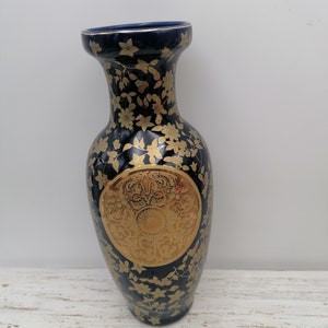 Vase vintage en cobalt de 9,8 po. avec décor doré, vase décor de petites fleurs en or cobalt, vase rare en porcelaine, décoration d&#39;intérieur élégante, vase bleu de décoration